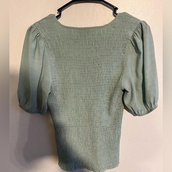 Nine West Ruched Puffed Sleeve Top Size M - Picture 3 of 4